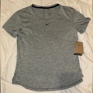 Women’s XS NIKE SHIRT